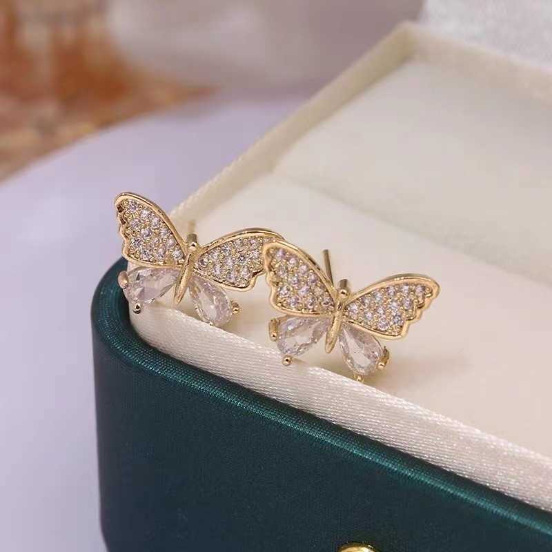 Crystal Korean Small Fashion Cute Butterfly Stud Earrings for Women Girls Sweet Rhinestones Zircon Ear Jewelry Lovely Trend Gift M260623