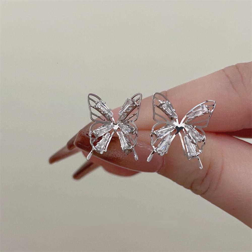 Butterfly Hollow Silver CZ Color Crystal Rhinestone Stud Earring for Women Female Sweet Jewelry Wedding Christmas Gift M260623