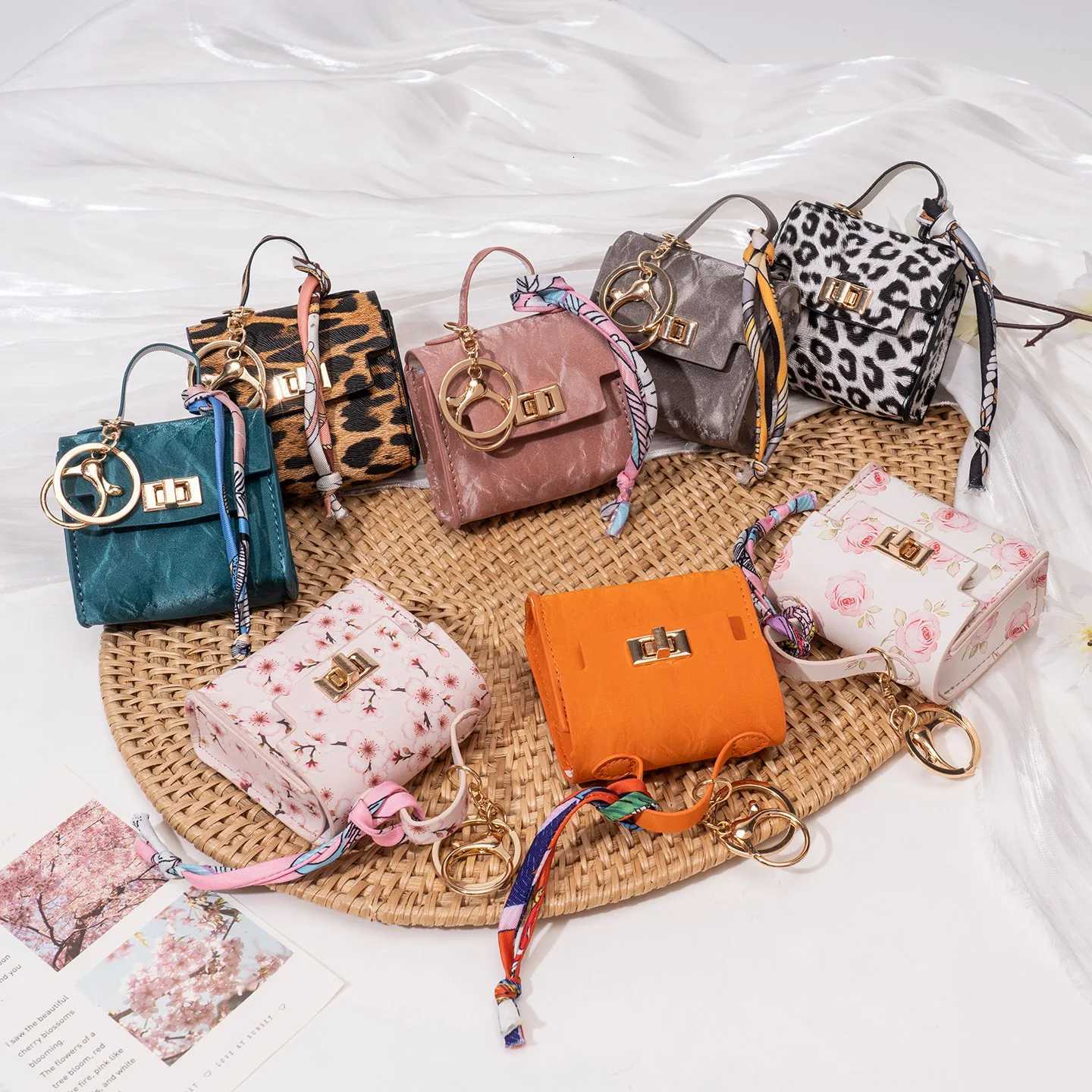 Light Luxury High-end Coin Purses Fashionable Exquisite Bag Accessories New Silk Scarf Bracelet Portable Mini Keychain Pendants X260623