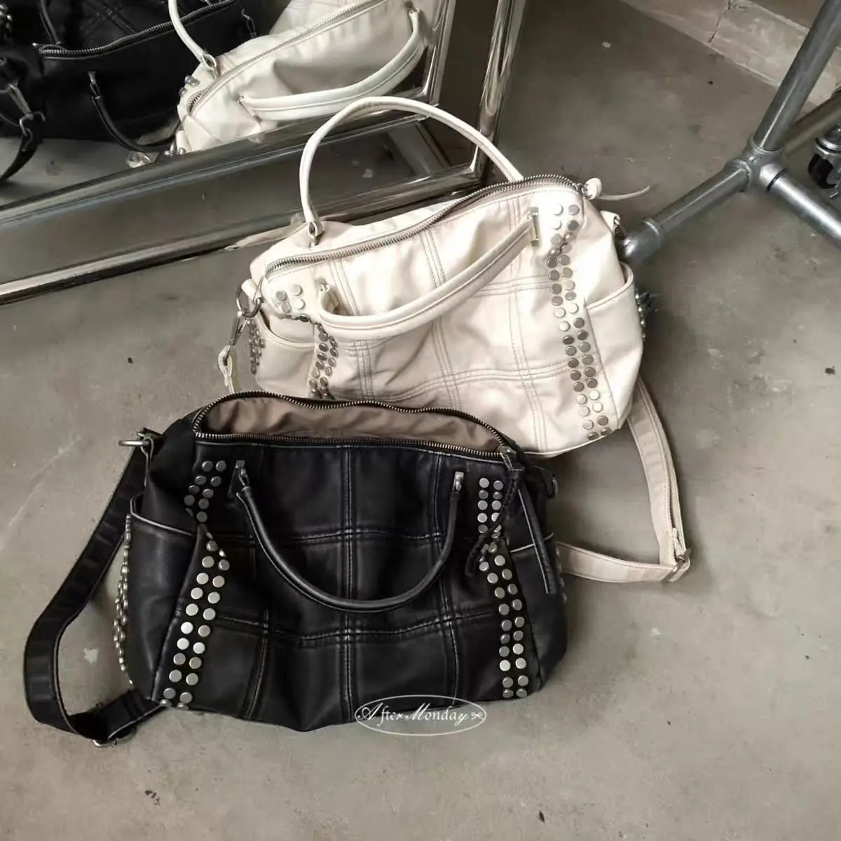 2026 Fashion Retro Style Metal Rivet Tote Bag Womens Handbag Large Capacity Motorcycle Bag Detachable Shoulder Strap260623