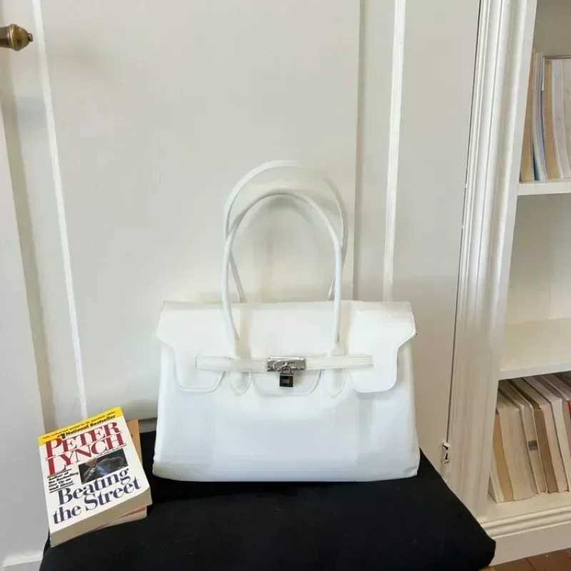 High End Minimalist Diaper Bag Women Leather Shoulder Bag Fiable Designer Elegant Classic Solid Color Casual Commuter X260623