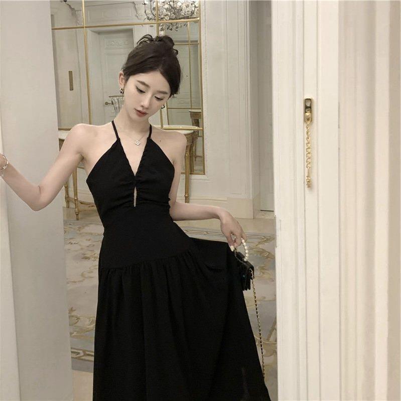 Q0429 summer wind dress chic new holiday Hepburn skirt suspender wind French halter black long