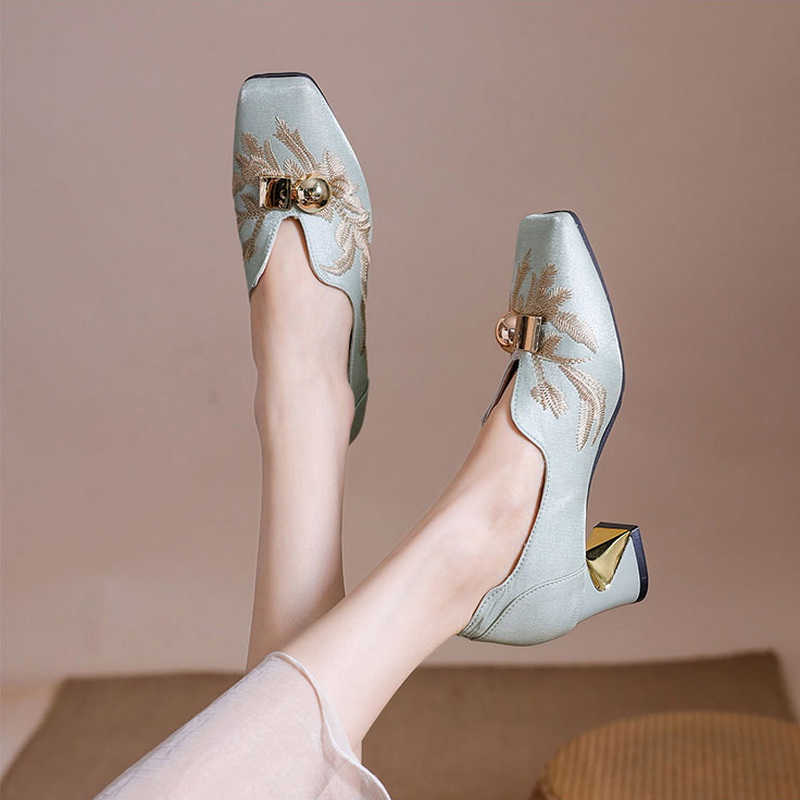 Buckle Retro Metal Square Toe New Chinese Embroidered Flower Block Heel Single Shoes Womens National Style Soft Sole Shoes T260623