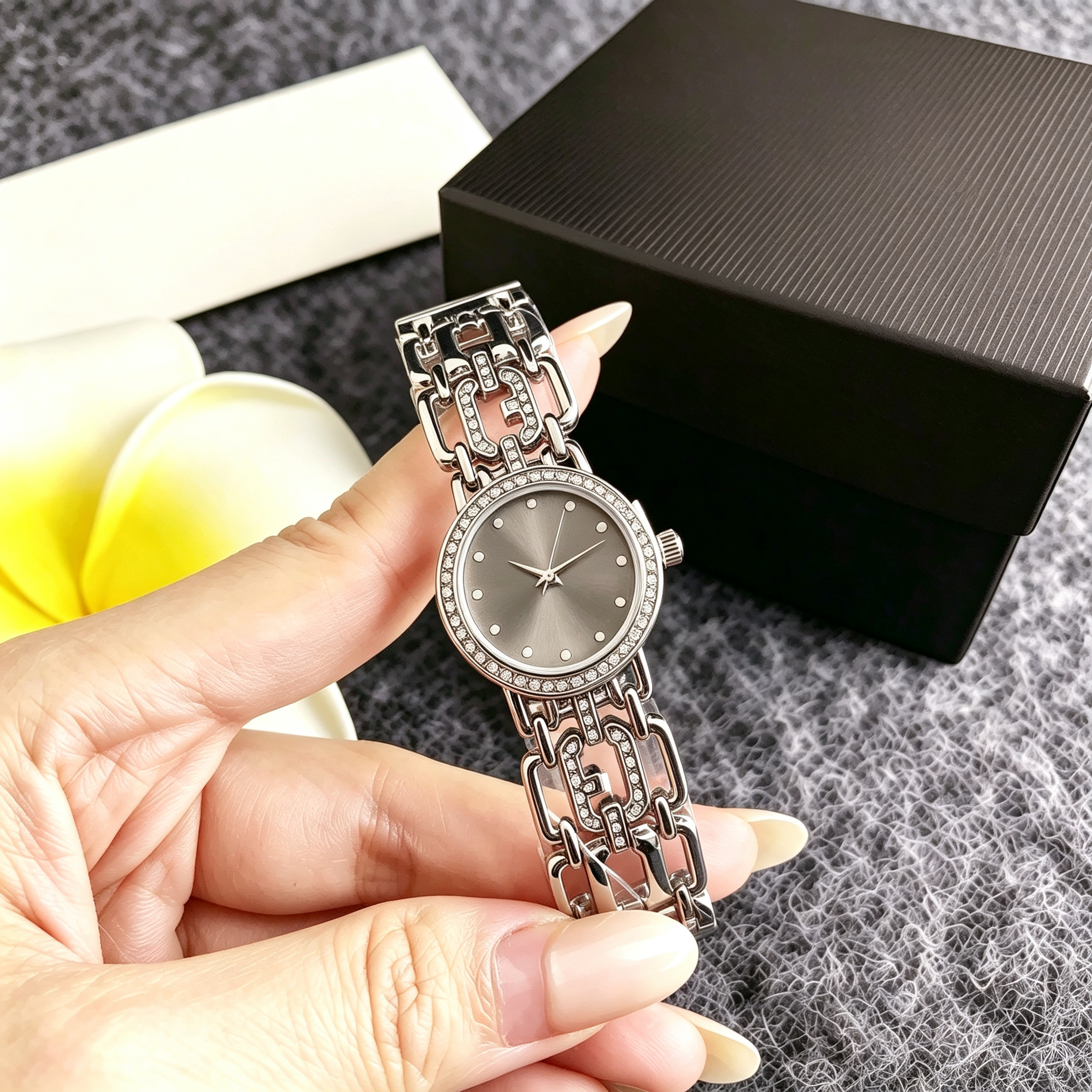 New Fashion Women Men Lover Silver Gold Stainless Steel Whtie Zircon Flower Round Circle Love Letter Gue Heart Watch Bracelets Jewelry-image-1111784853