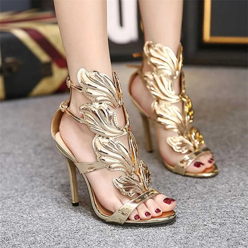 Stil Metall Rom Flügel Stiletto Damen Sandalen Gold Lackleder High Heels Mode Damen Offene spitze Doppelschnalle Party Schuhe T260623