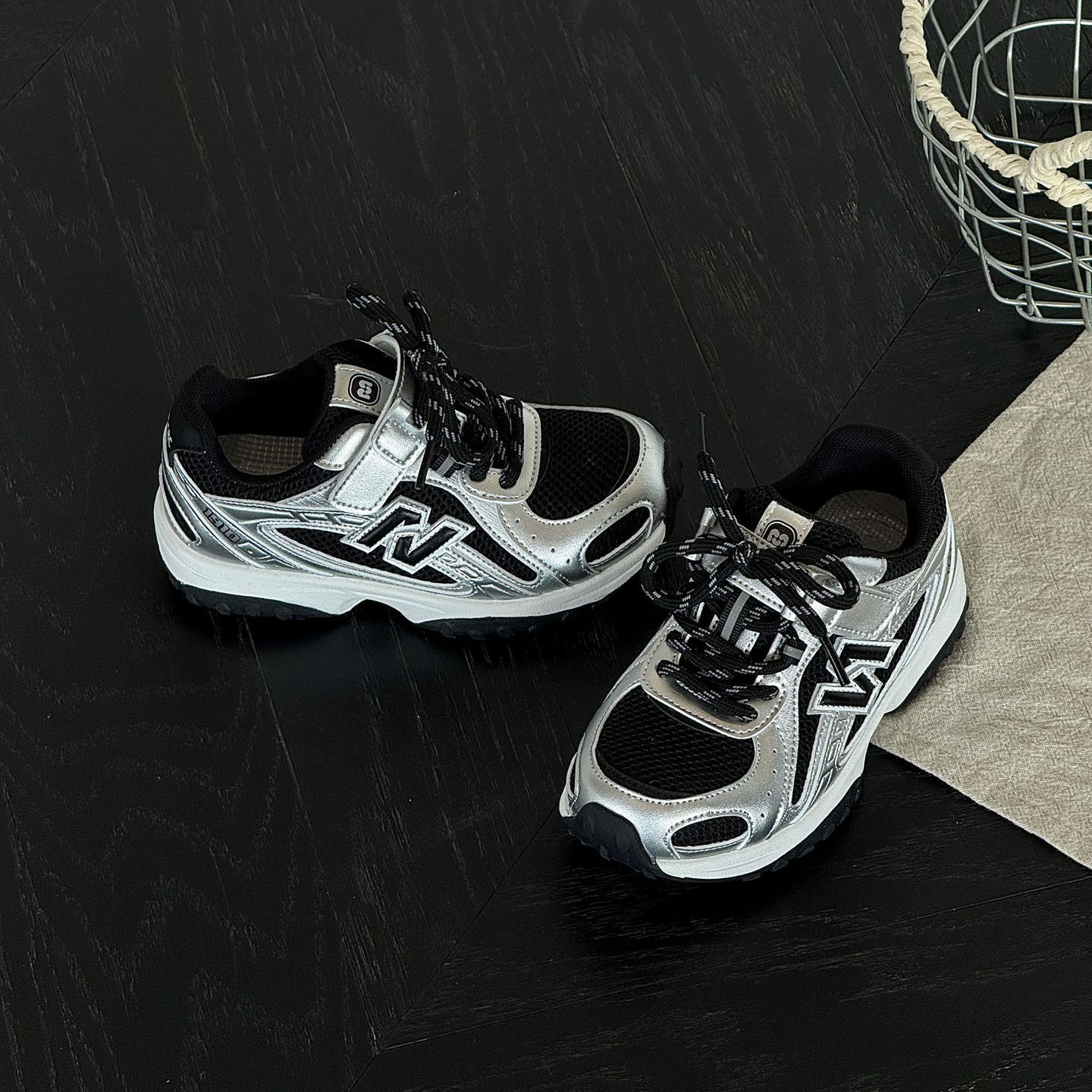 2026 perfume New Designer Shoes For Boys Girls Girls' American Vintage Functional Sneakers With cologne Anti Slip And Foot Protection Magic Sti