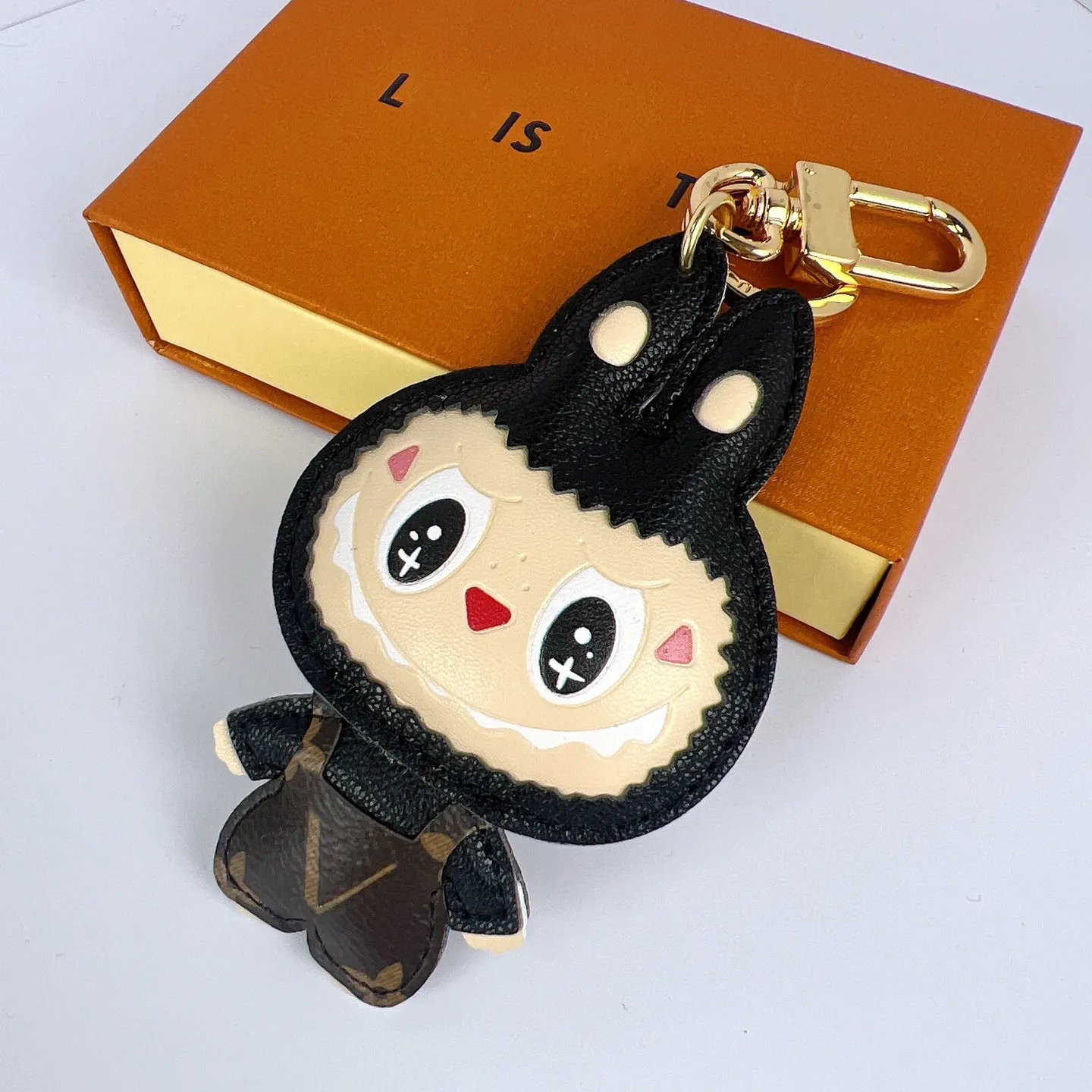 Designer keychain wallet Accessories bag charm luxury designers Keychain Handmade Leather Keychains Women Bag Pendant cute cartoon pendant small gif