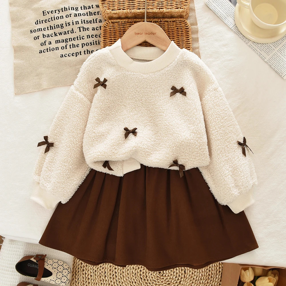 Khaki Fashion Autumn Winter 3-7 Year Old Girls Round Neck Long Sleeve Bow Toppleated Skirt Two Piece Set Korean Version 260623