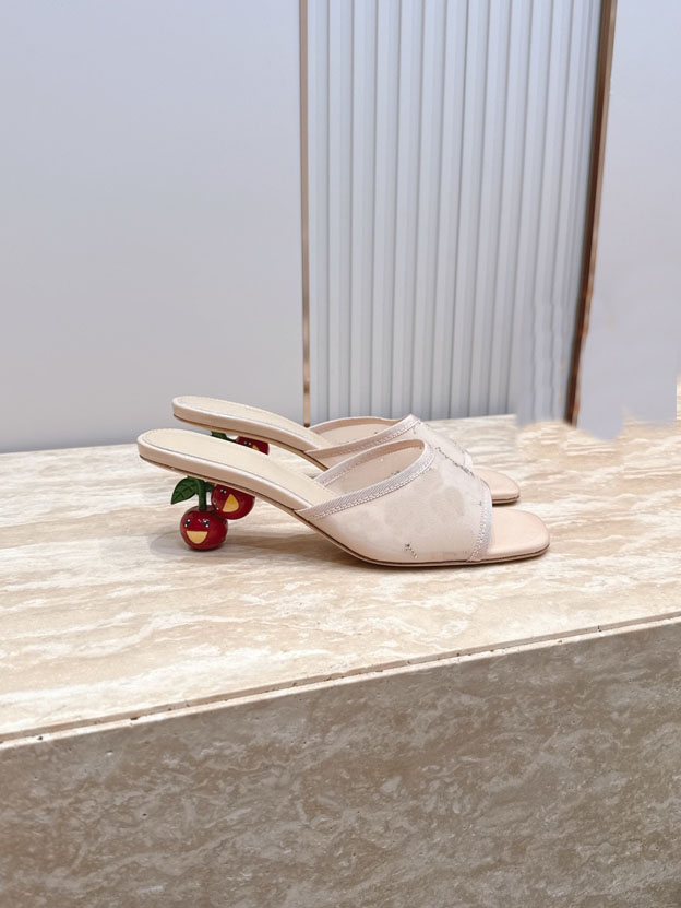 Hot selling new women's low heeled slippers, summer fashion, high-end wedge high-heeled sandals