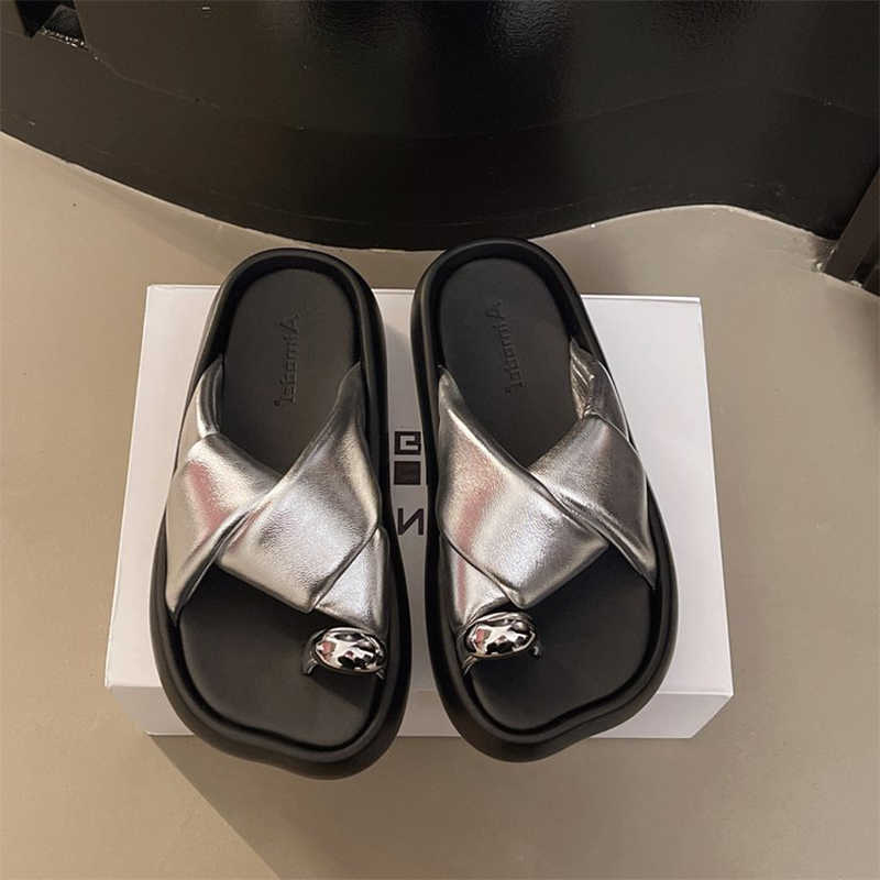 Platform Thick-Soled Womens Slippers for Outdoor Wear 2026 Summer New Style High-End Fashion Slip-On Trendy French Beach Sandals T260623