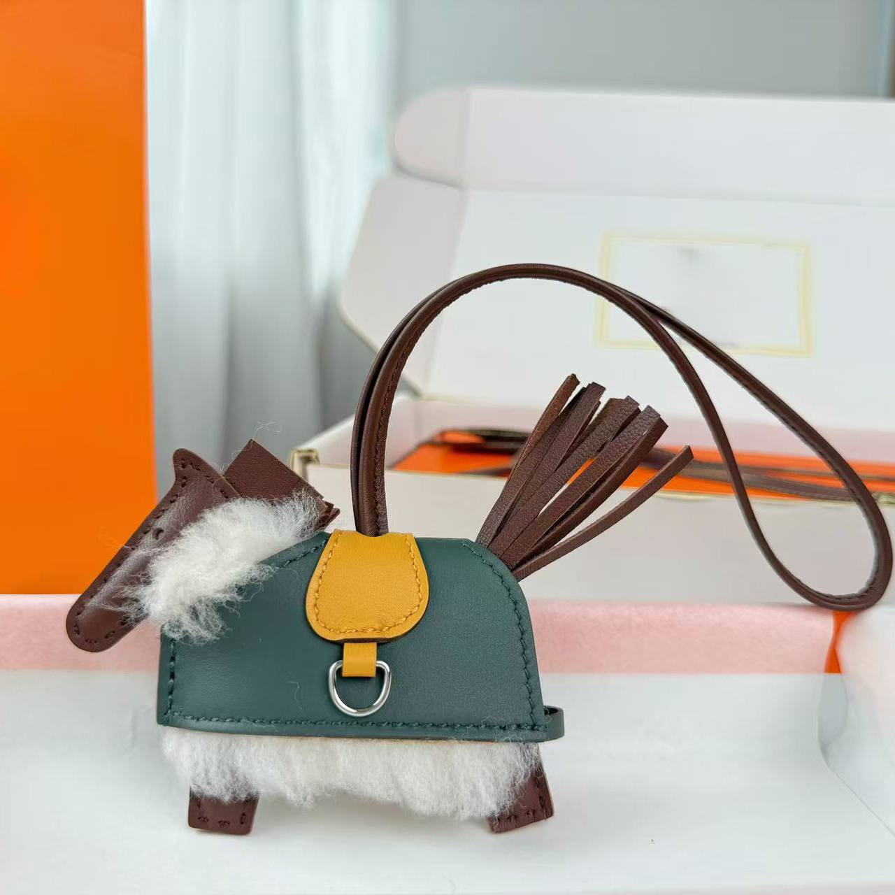 Horse Bag Charm Designer Rivet Pony Pendant Real Leather Zebra Head Pendant Unicorn Ornament Men Womens Fashion Gift Keychain Classic Purse Charm