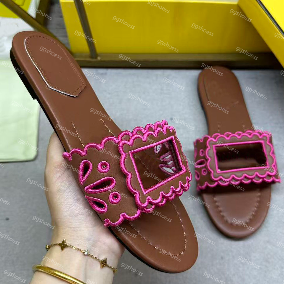 Baguette Slides Womens Nappa Leather Wide Band Slides Sandal Openwork Embroider Flat Slide Designer Sandal Summer Fashion Slippers Sizes 35-42
