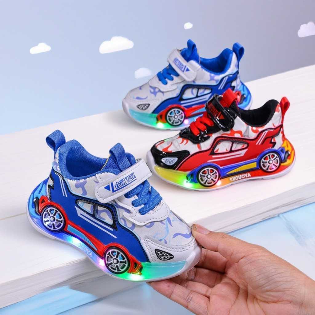 Sneakers Glowing 2025 Spring and Autumn New Car Childrens Casual Shoes for Boys Leather Surface Light-Up Shoes S260623