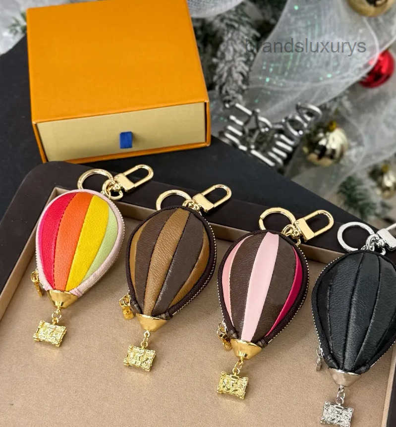 Luxury Colorful Hot Air Balloon Keychain Womens 3D Simple Mens Fashion Key Chain Luxury Designer Keyring For Women Designers Bag Charm Purse Accesso
