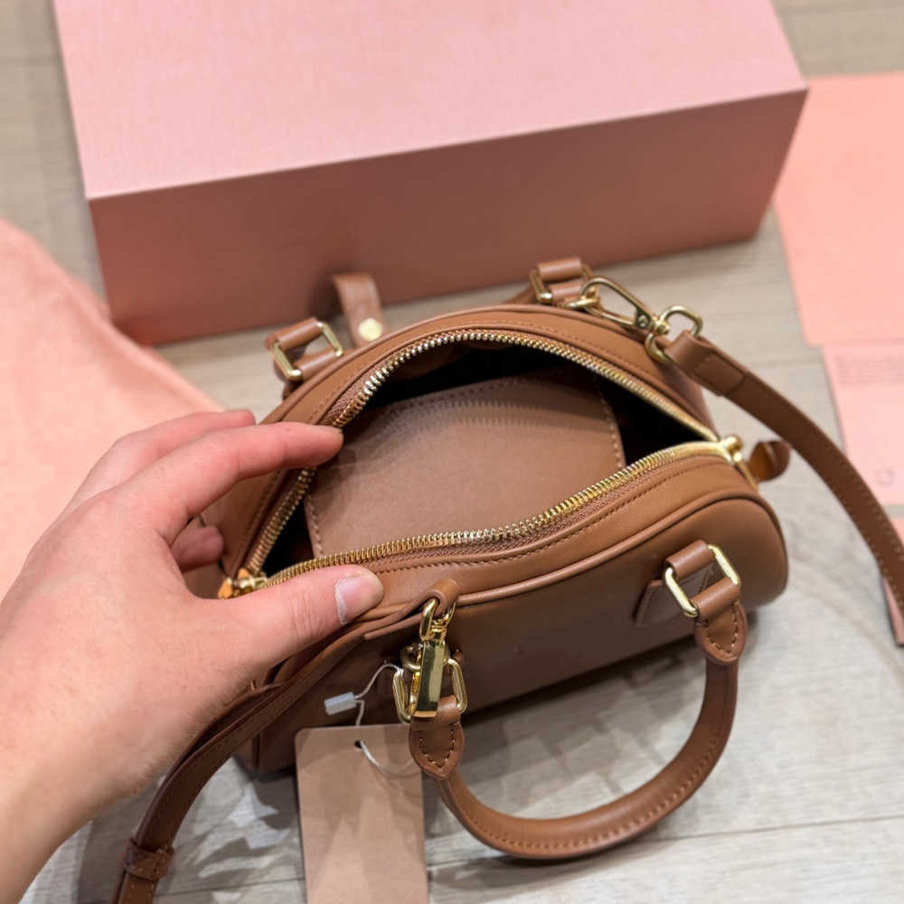 Leather Genuine Luxury Fashion Designer Bag Tote Bag New Arrival Trendy It Bag Vintage Top Handle Crossbody Shoulder09