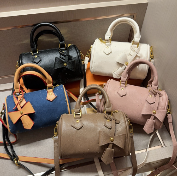 Designer Shoulder Bag Denim Women Luxury High Quality Leather Handbag Crossbody Bag man fashion Casual Shoulder Bag Material Lightweight Durable