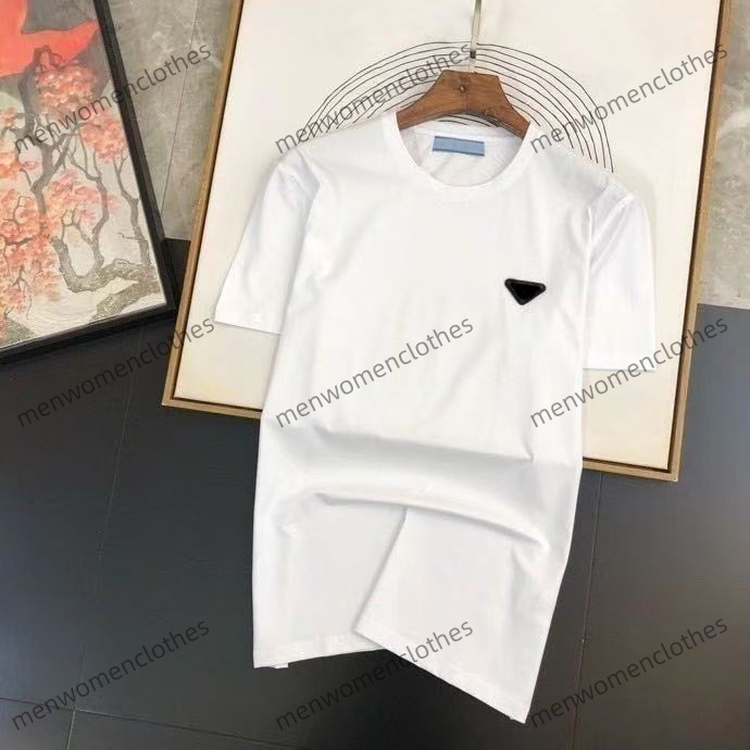 Luxury Designer Unisex Mens Womens Harajuku T-shirt Homme Letter Triangular Metal Slim Tee Shirts Cotton Crew Neck Breathable Short Sleeve Badge Top