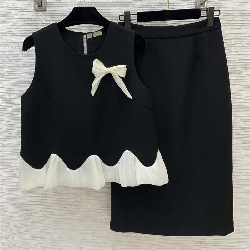 Designer Clothes Women Two Piece dress Casual Summer Vacation Daily Outfit fashion Sleeveless Top High-Waisted Slit Maxi Skirt