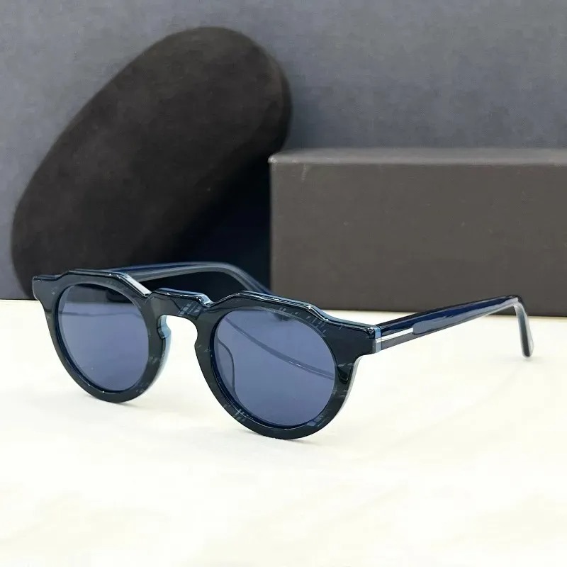 High Quality Unisex Designer Sunglasses by Luxe Brand, Model FT1129