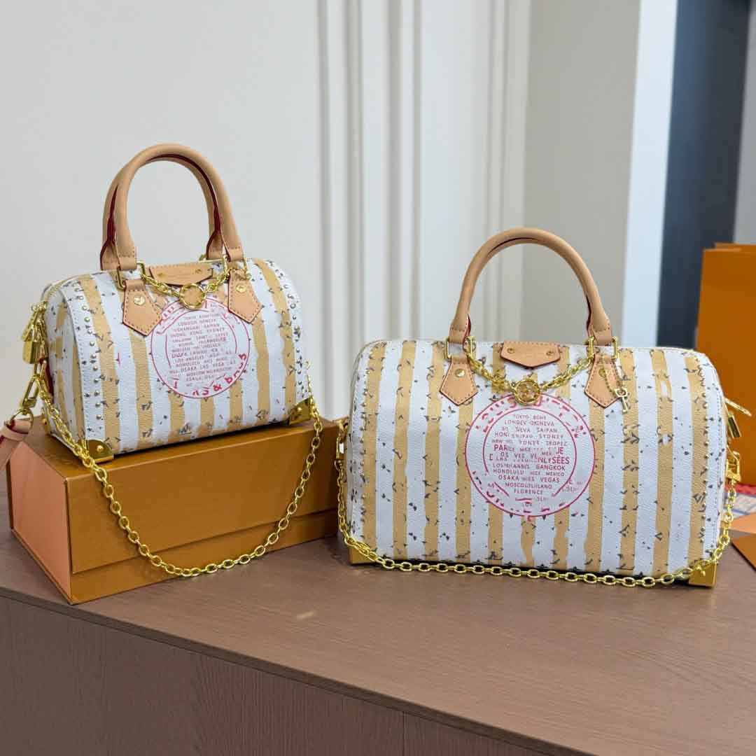2026 New Rivet Pillow Designer Bags Leather Handbag Shouder Crossbody Bag Womens Luxurys Evening Bags Fashion Commute Bag Short-distance Travel Bag