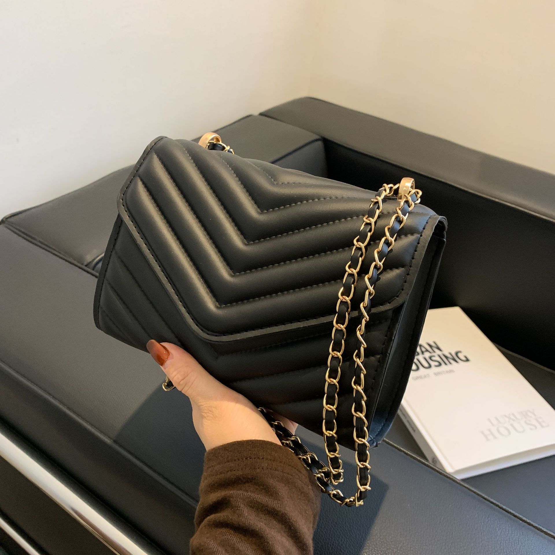 Designer bag New chain for women, casual small square with textured stitching, Korean-style shoulder bag, fashionable and versatile women's bag