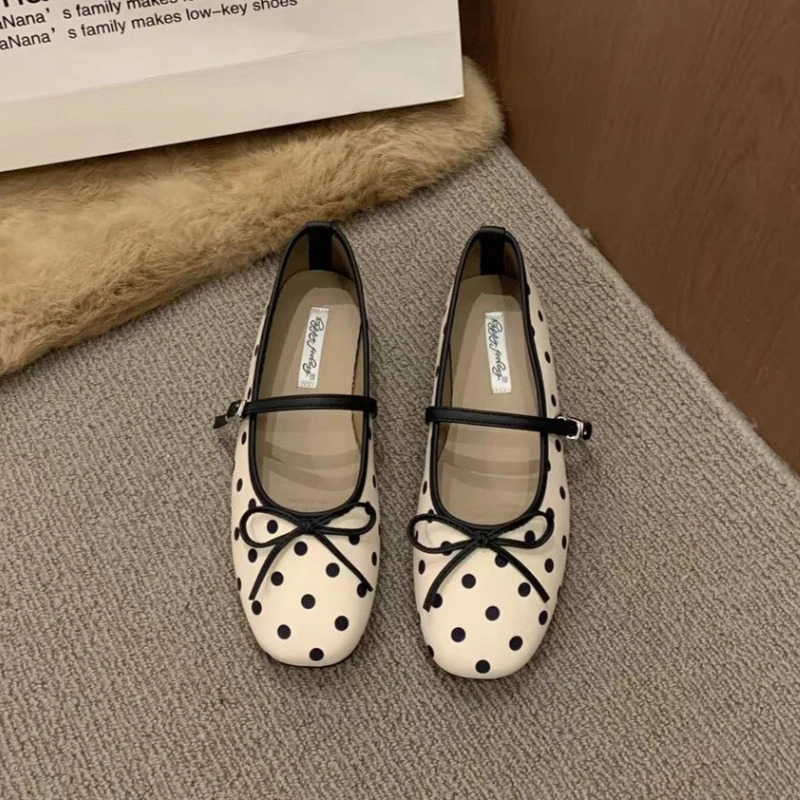 2026 Womens Comfortable Flat Shoes Retro Round Toe Buckle Mary Jane Shoes Summer Fashion Polka Dot Low-Cut Single Shoes 260624