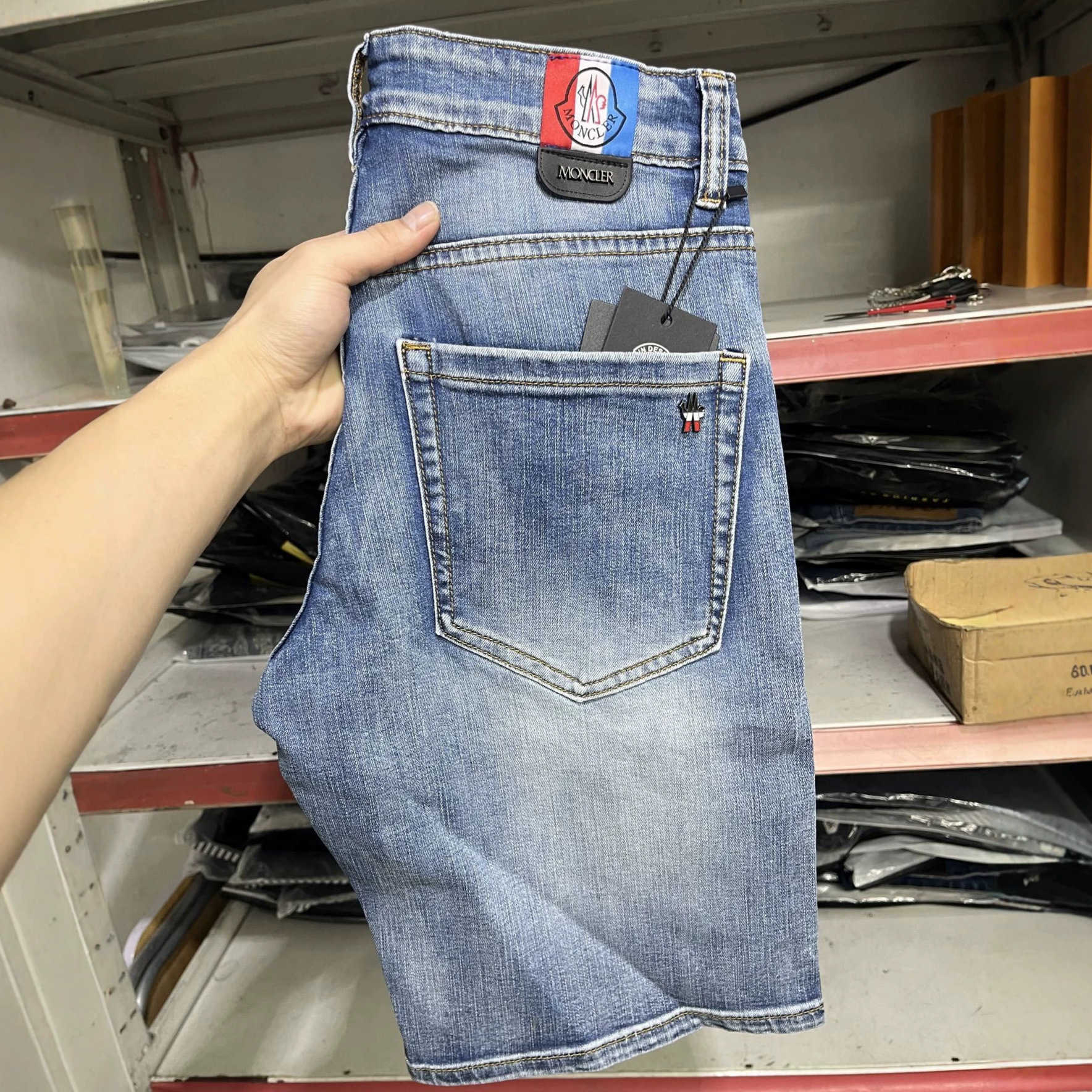 Guangzhou Xintang replica denim shorts for men high-end quality European style slim fit straight leg stretchy summer mid-length shorts L26624