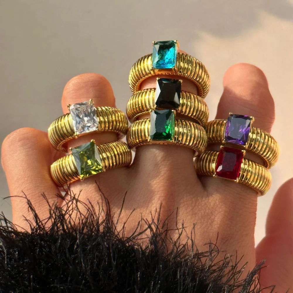 Punk Exaggerate Multicolour Crystal Rings for Women 18K Gold Plated Waterproof Twist Square Thick Ring Hiphop Vintage Jewelry 260623