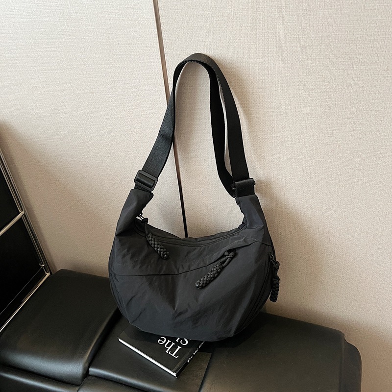 High quality 2026 New Ins Style Nylon Wrinkle Tote Crossbody Dumpling Large Capacity Daily Commute Casual Single Shoulder Women's Bag
