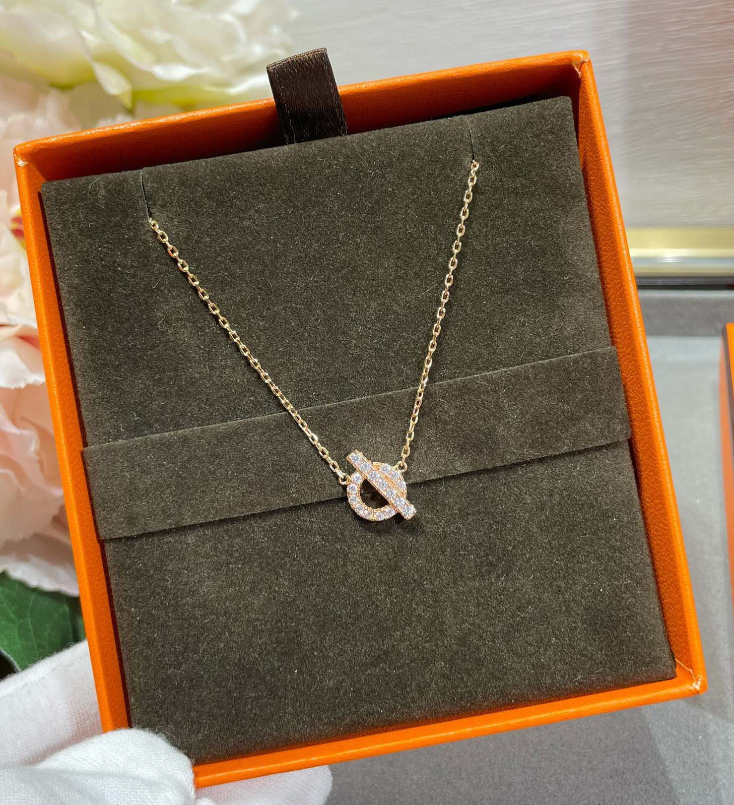 2026 V gold material Luxury quality pendant necklace round shape design stud earring in two colors plated have stamp box simple style PS6909B