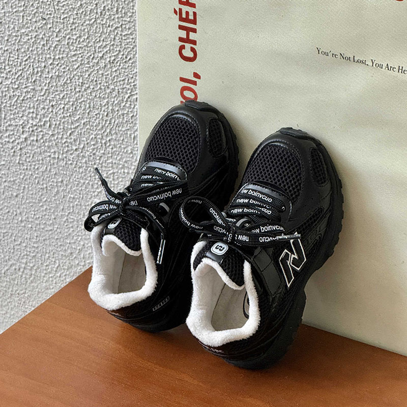 Designer Shoes Boys and Girls 2026 new American style lightweight functional running shoes The outsole is made of natural rubber for anti slip