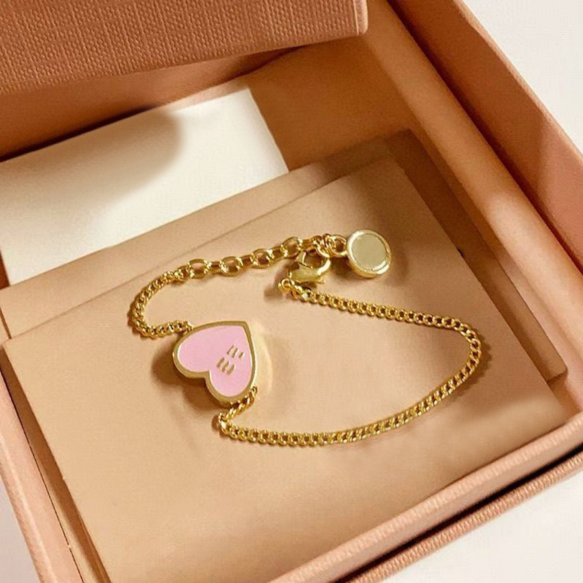 Designer Black Enamel Heart Charm Bracelet Gold Plated Fashion Women Jewelry Elegant Delicate Adjustable Wrist Chain New Ladies Daily Party Accessor