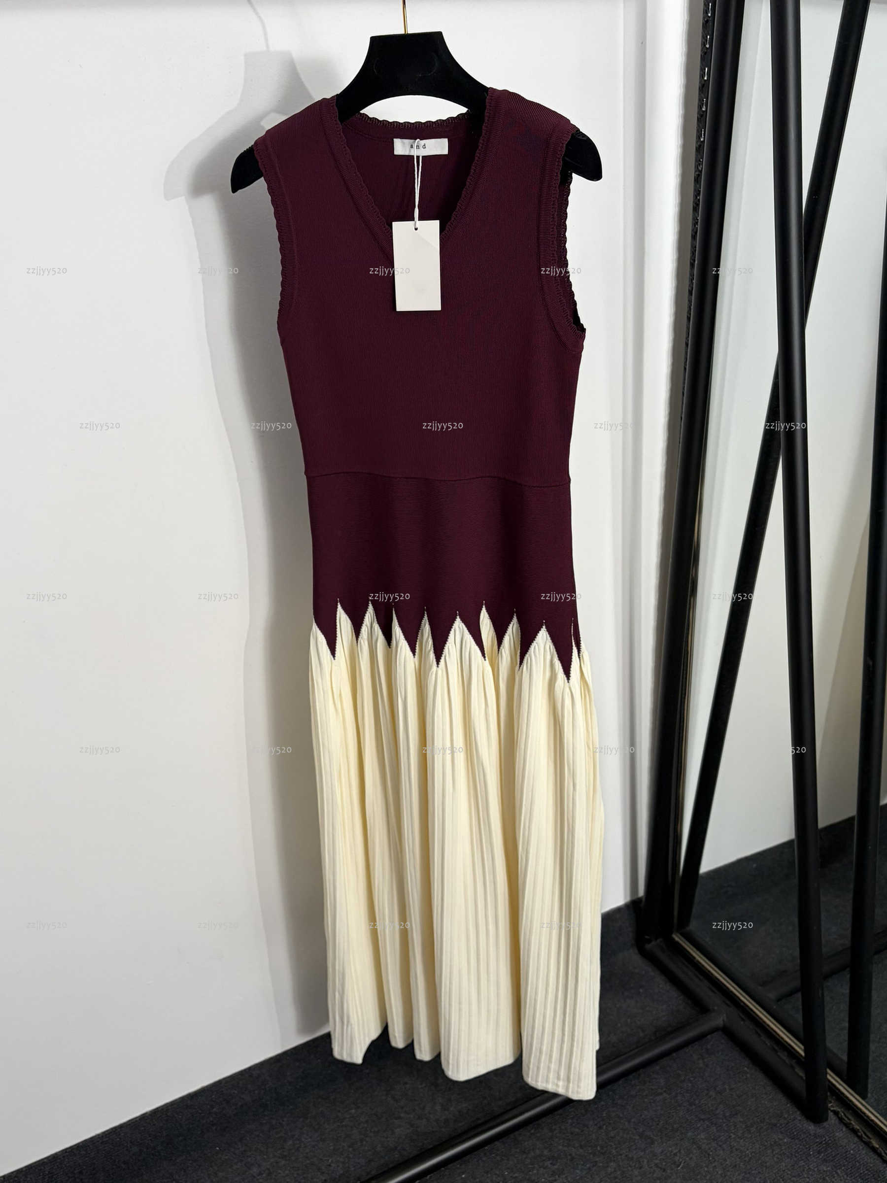 Brand v-neck women dress Summer lady dresses women designer clothes designer skirt color blocked knitted vest dress A1159X01N101