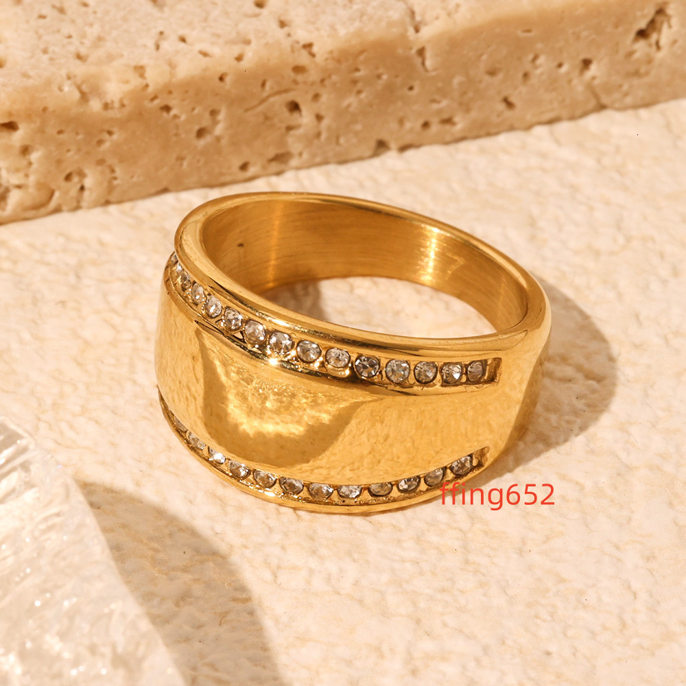 High End Polished Diamond Moissanite Ring Simple and Luxurious Stainless Steel PVD 18K Gold Plated Designer Ins Style Jewelry