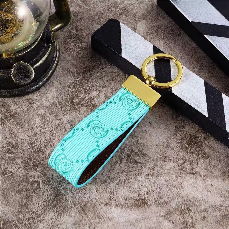 Mens Fashion Keychain Designer Handmade Leather Lovers Key Chains Letter Women Car Keychains Womens Luxury Hanging Rope Modern
