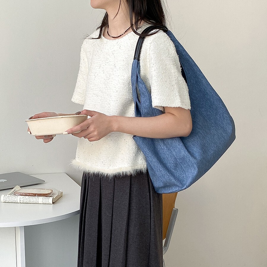 2026 New Korean Dongdaemun Fashion Simple Single Shoulder Commuter Tote Large Capacity Women's Handheld Denim Bag stock available