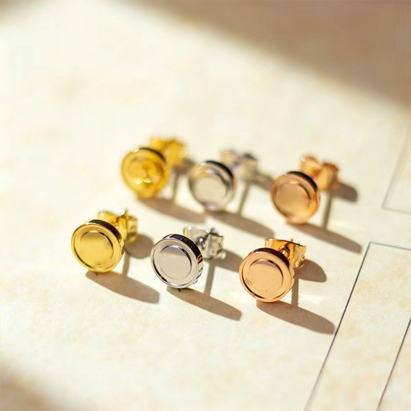Love Earring Designer Creates 18k Gold Earrings Classic Round Cake Design Luxury Jewelry