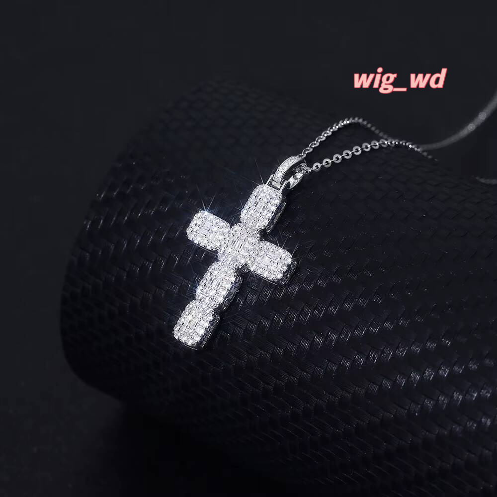 Custom Fashion Cross Moissanite 925 Silver Hip Hop Crucifix Pendant Necklace