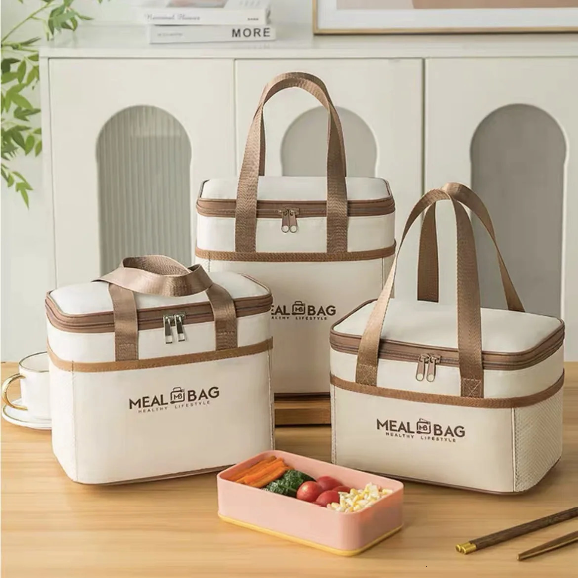 Portable lunch bag food insulated box Waterproof shoulder strap handheld fresh aluminum DH 260624