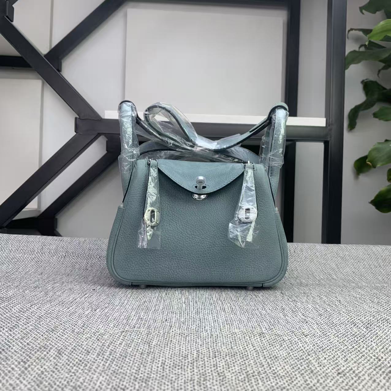 2026 new designer cowhide imitation deer skin Lindi bag 19 * 26cm genuine leather crossbody bag women's multifunctional doctor bag travel vacat