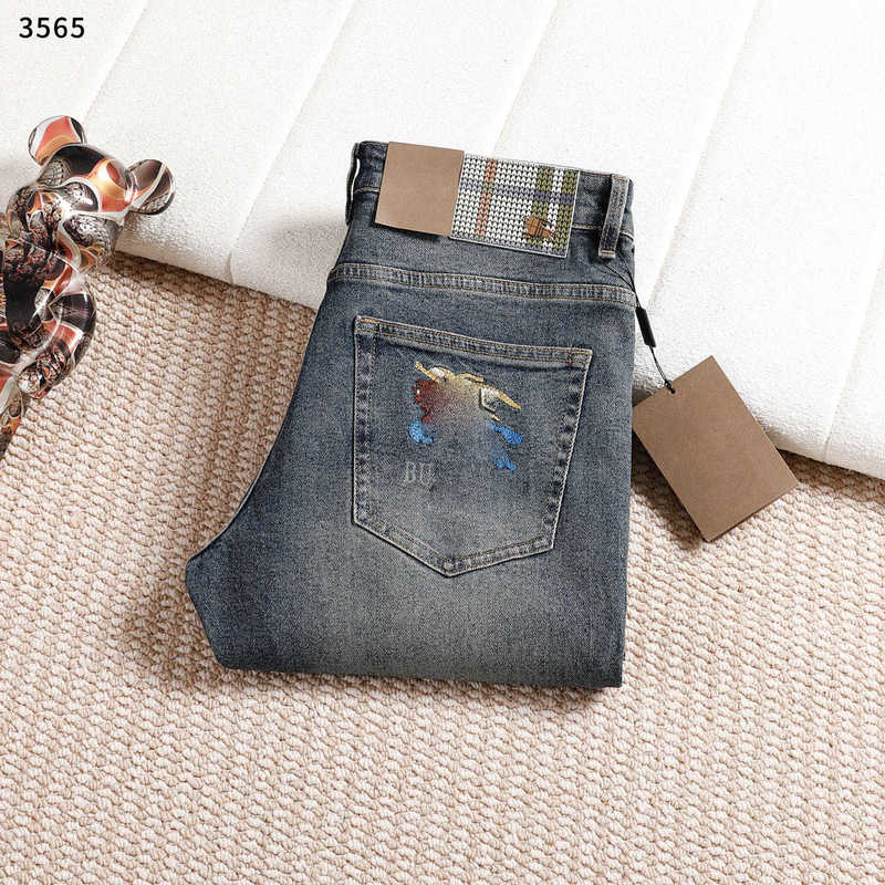 Men's Jeans designer Jeans mens autumn and winter brand straight tube slim fit small feet high-quality embroidered printed European pants 09TT