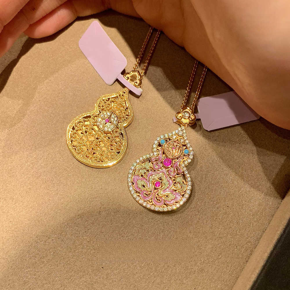Side/Heavy AB Craft Sparkling Diamond Gourd Pendant Necklace for Women Light Luxury High-End Accessory Autumn Winter Sweater Chain Hanging Ornament