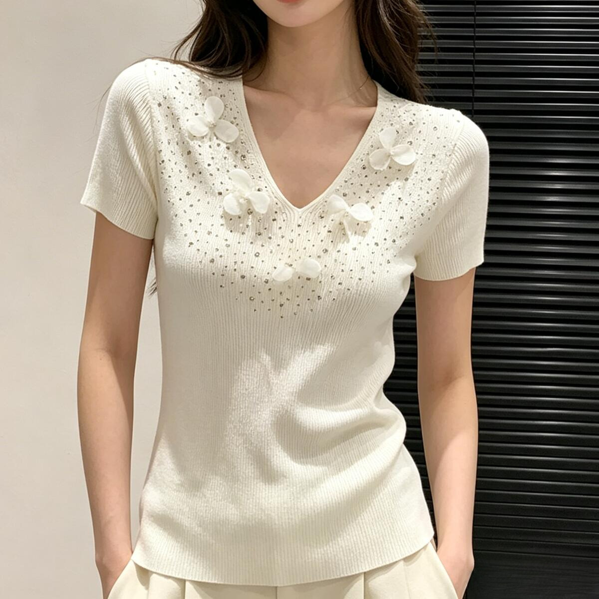 Women'S Floral Rhinestone Knit Top Women'S Light Luxury Top For Daily Wear V Neck Summer New Korean Version Slim Fit Elegant Short Sleeve