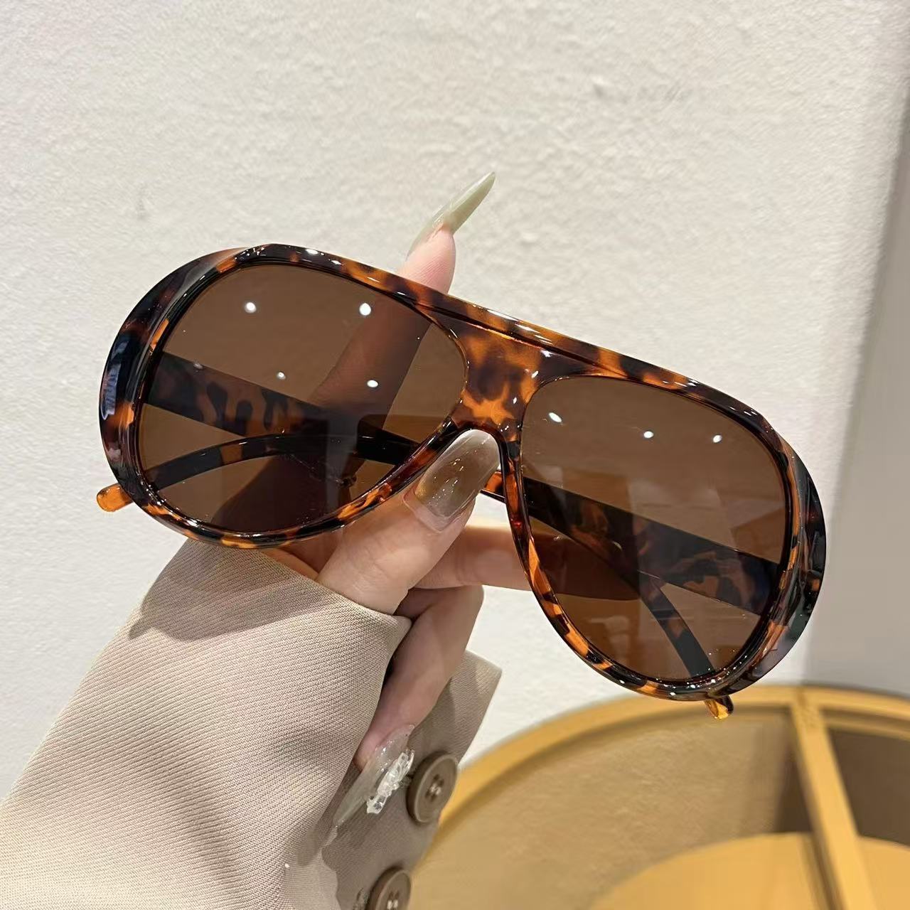 Luxury Premium Fashion Sunglasses European And American Fashion Large-Frame Aviator 2026 New Model, Same Style As Popular On Instagram, Unique Sungl