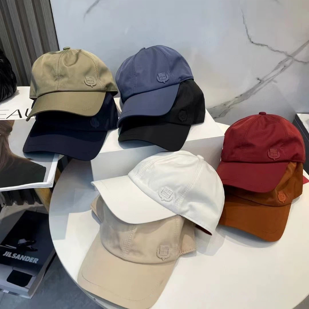 Spring and summer lightweight baseball cap for outdoor sun protection, sun hat for relaxation, casual sunshade lettered baseball cap.
