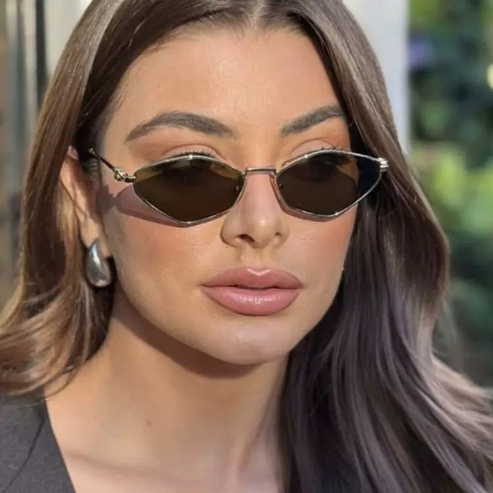 High Street Outdoor Elite Sunglasse World Cup Exquisite Fashion Diamond-Shaped Metal Sunglasses New Simple Beach Sunshade Internet Celebrity Same St