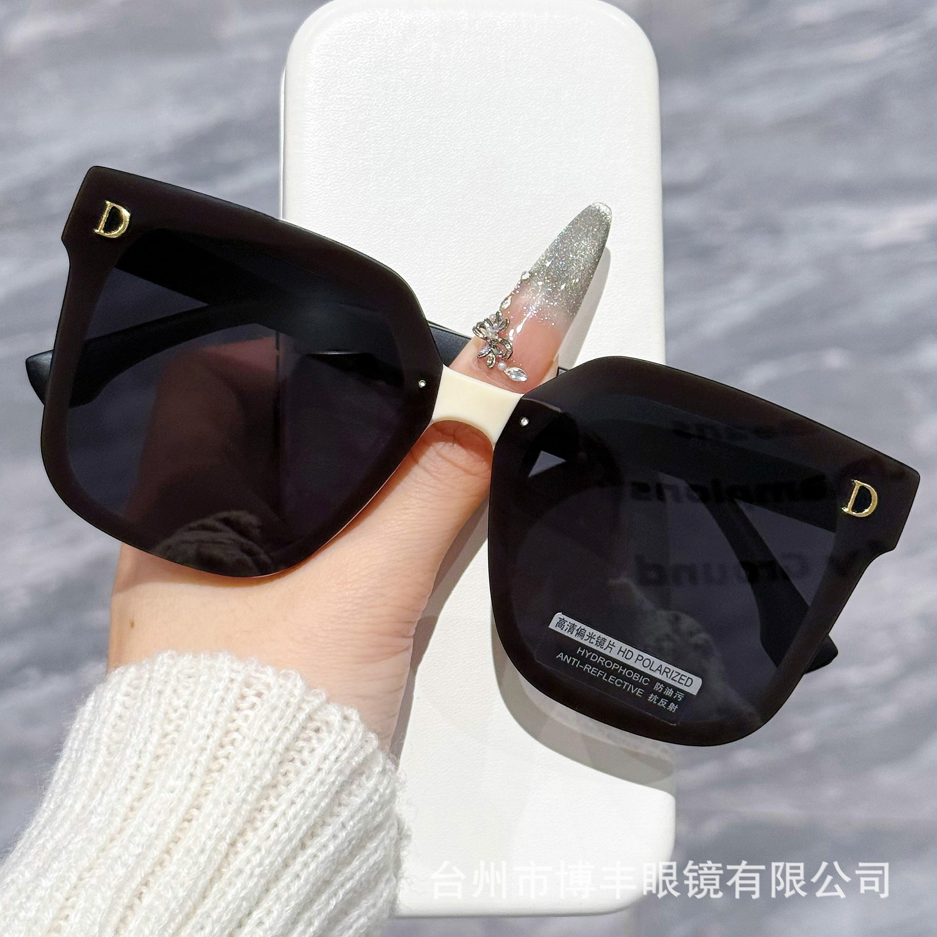 Luxury Brand Designer Sunglasses 2026 New Model Polarized Light Luxury With Square Large Frames That Make The Face Look Smaller, Trendy Internet Cel