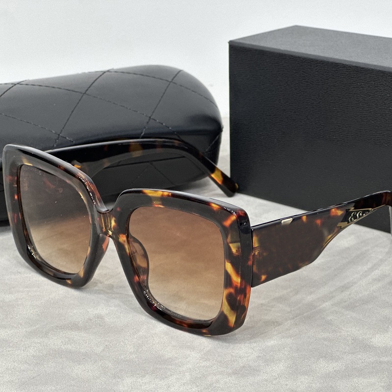 With Box Designer Sunglasses Luxury Eyeglasses Euro American Trend Glasses Amber Black White Gold Pink Grey Hip Hop Matching Driving Shading Polariz