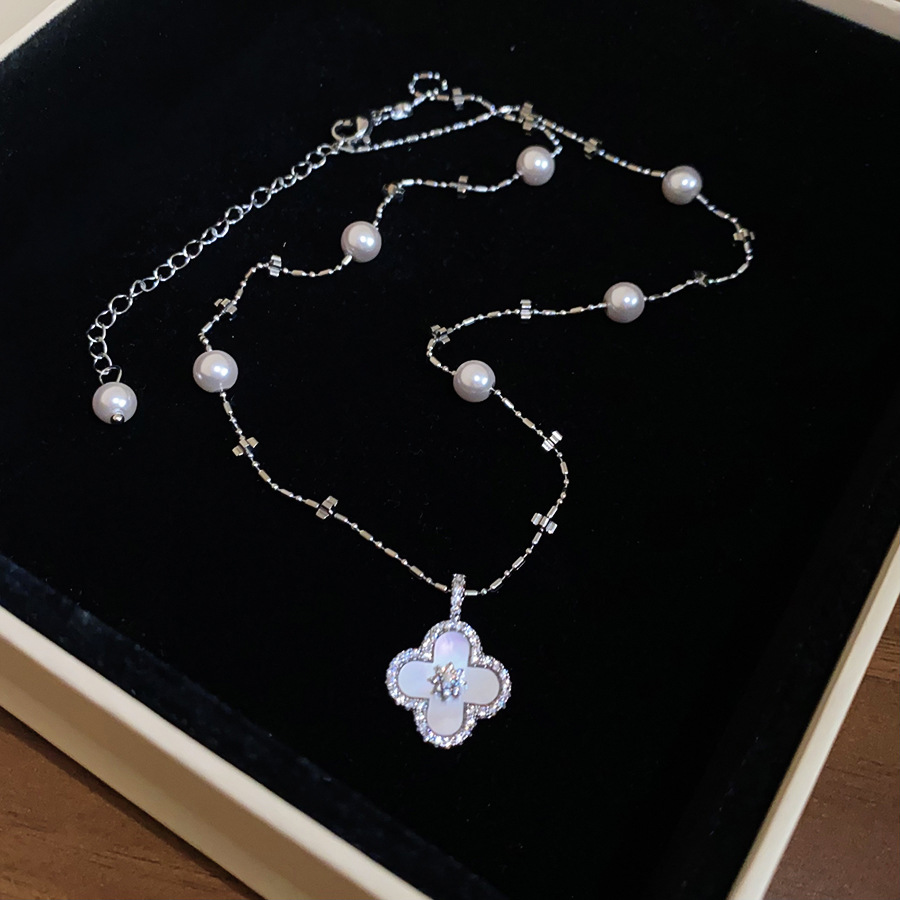 Korean-style ins-style beaded zircon clover flower pendant pearl necklace, light luxury niche collarbone chain necklace for women-image-1111910832