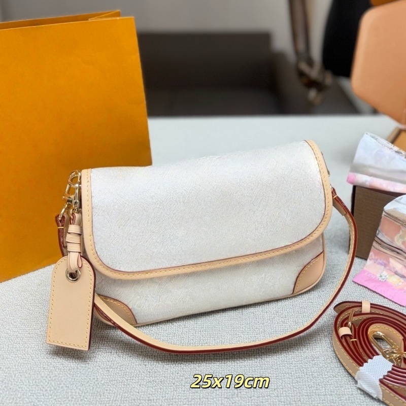 Luxury bag emboss flower classic Bag baguette bag underarm shoulder bag crossbody bag women bag purse high quality bags 25cm